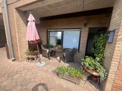 Sanierte Erdgeschosswohnung mit Garage in beliebter Lage