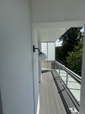 Stilvolle 3-Zimmer-Wohnung mit luxuriöser Innenausstattung mit Balkon und EBK in Hannovers Südstadt