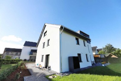 == Modernisierte 3-Zimmerwohnung  Erstbezug im OG in Detmold-Pivitsheide ==