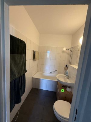 Nachmieter gesucht! Helle 3-Zimmer Wohnung mit Balkon in der Südvorstadt-Ost / WG geeignet