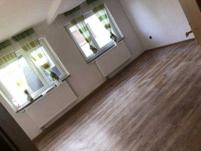 Schöne, gepflegte 2,5-Zimmer-EG-Wohnung in Wörth am Rhein