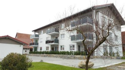 Attraktive, hochwertig ausgestattete  3 Zi-EGWhg. (W2)  mit Garten in idyllischer Lage im Grünen