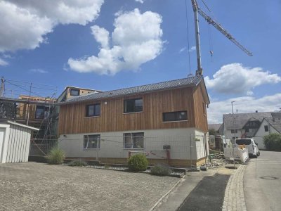 Erstbezug: Stilvolle 2-Zimmer-Erdgeschosswohnung mit gehobener Innenausstattung in Wald