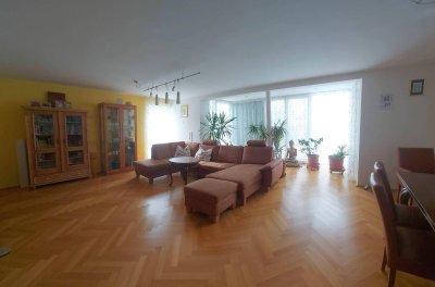 Traumhaftes Wohnen in Aigen: "KAINÄHE" - Großzügige Doppelhaushälfte mit Garten und Dachterrasse mit Untersberg Blick