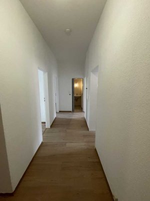 Helle, renovierte 3-ZKB Wohnung in Ludwigshafen