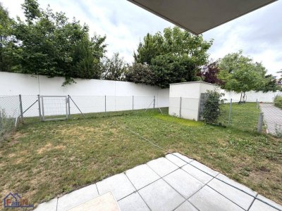 !! ZWEI ZIMMER WOHNUNG MIT EIGENGARTEN UND STELLPLATZ IN RUHELAGE !!