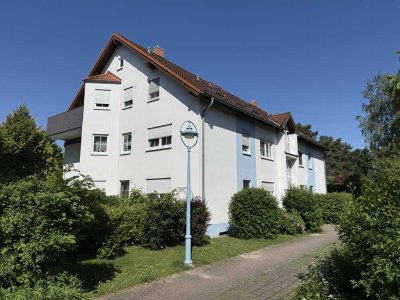 Gepflegte und sonnige Wohnung in ruhiger Lage / +41 m² ausgebautem Dachboden