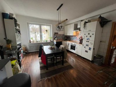 Helle 2-Zimmer-Wohnung & Einbauküche in Toplage