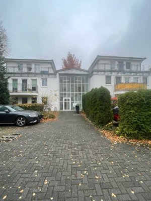 Penthouse-Charakter: 2-Zimmer-DG-Wohnung mit 360°-Dachterrasse in Berlin-Grünau