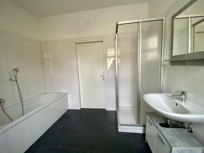 4-Zimmer Wohnung mit Einbauküche in ruhiger Lage zu vermieten!