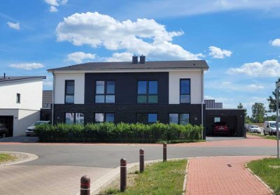 TOP! Doppelhaushälfte zur Miete mit Einbauküche, Garage, Garten in Burgdorf (140 m² Wfl.)