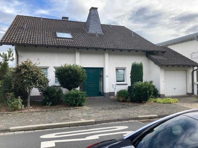 Freistehendes Einfamilienhaus mit Garten und EBK  in bevorzugter Wohnlage  in Mayen