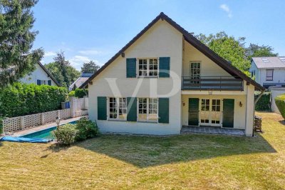 Wohnen in bester Lage: Großzügiges Einfamilienhaus mit Pool im Laurensberg, Aachen