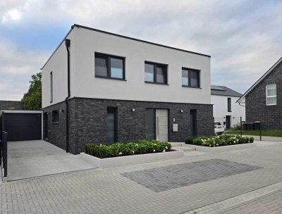 Luxuriöse Flachdach-Stadtvilla im schönen Neubaugebiet