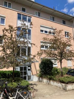 Helle 3 ZKB mit großem Balkon und EBK in Augsburg-Kriegshaber