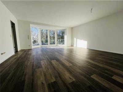 Helle 3 Zimmer Wohnung mit großem Balkon -Gäste WC - Blick in die Parkanlage + Tiefgaragenstellplatz