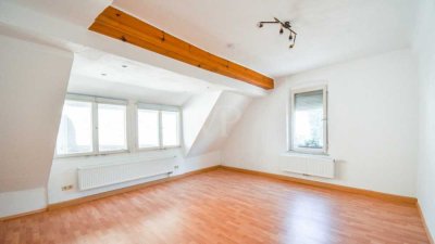 Helle 3,5-Zimmer Dachgeschosswohnung mit Balkon in Kitzingen