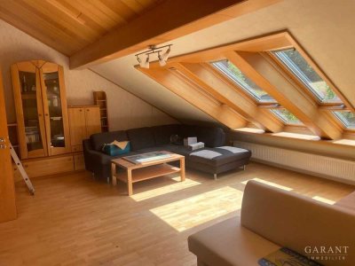 Gemütliche Dachgeschosswohnung mit Balkon, Gartenanteil und Garage in Habichsthal