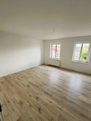Charmante 2-Raum-Dachgeschosswohnung mit Einbauküche – frisch saniert!