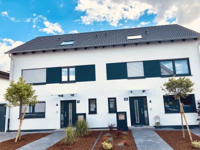 Nachhaltige große Doppelhaushälfte mit großem Garten, Garage und Stellplätzen