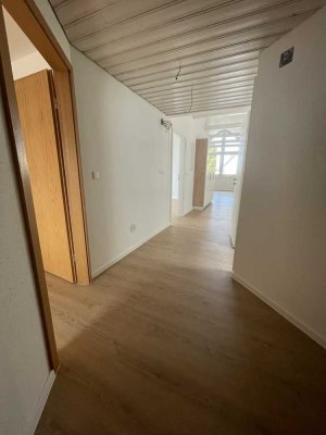 moderne 3-Zimmer-Dachgeschosswohnung in Weiden Rehbühl
