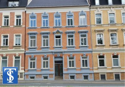 Mehrfamilienhaus entkernt mit neuem Dach, Fassade und Fenstern wartet auf Fertigstellung in Plauen