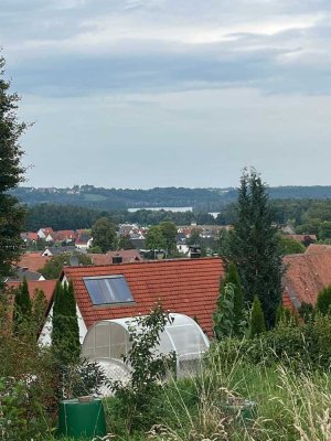 Einzigartiges Hanggrundstück mit Einfamilienhaus und wunderschönem Weitblick auf den Brombachsee