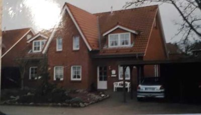 Sehr gut ausgestattete 4-Zimmer-Doppelhaushälfte in Kanalnähe in Osterrönfeld