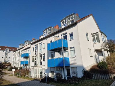 Apartment am Roten Hügel
+Loggia und Galerie+
Sofort bezugsfrei!
+ TG-DP-Stellplatz