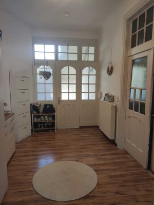 4-Zimmer Wohnung im 1.OG im Altbau sucht Nachmieter