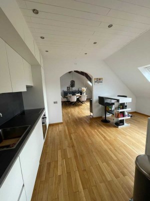 Modernisierte Dachgeschosswohnung in Bliesmengen-Bolchen