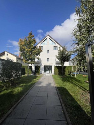 3-Zi-Maisonette-DG Wohnung inkl. hochwertiger EBK & Balkon in München Waldtrudering