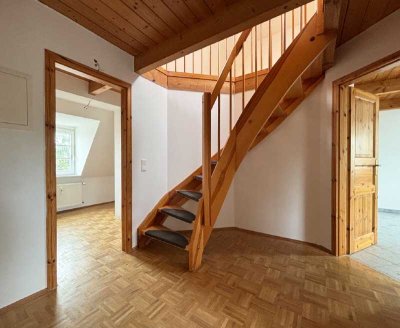 Parkett...Tageslichtbad...Wohnküche // 2-Zi.-Maisonette in Dobritz