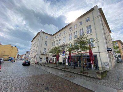 Schöne 2-Raum Wohnung mit Einbauküche in Hafennähe