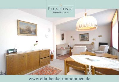 Gemütliches, kleines Einfamilienhaus mit großem Garten, Nebengebäude + Garage.