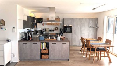 Tolle 3 Zimmer Wohnung mit Westbalkon