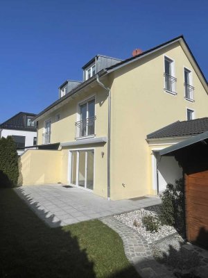 ATTRAKTIVE DOPPELHAUSHÄLFTE MIT SÜDGARTEN IN RUHIGER LAGE VON MÜNCHEN-TRUDERING