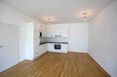 Wohnen im Zentrum – großzügig geschnittene 2-Zimmer-Wohnung Nähe Landstraße