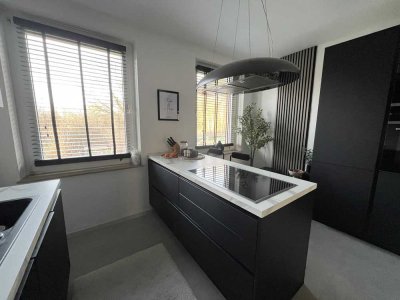 Wunderschöne Altbauwohnung in modernem Stil mit Garten!