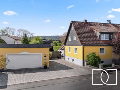 Ruhige Lage! Modernisierte Doppelhaushälfte mit gepflegtem Garten und Anbau-/Aufstockungspotenzial