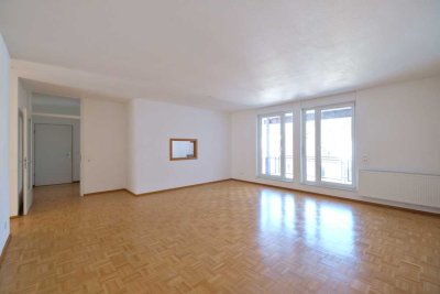 Zentrale 3-Zimmer-Whg. mit Balkon und Einbauküche