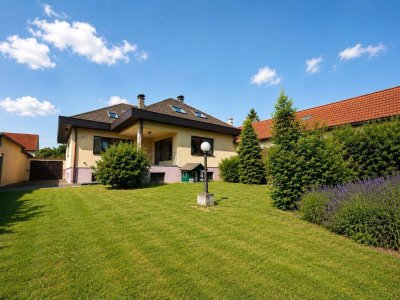 Engelhartstetten - Gediegenes Einfamilienhaus mit großem sonnigen Garten