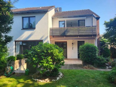 *Reihenendhaus mit tollem Grundstück, Garage und Kamin*