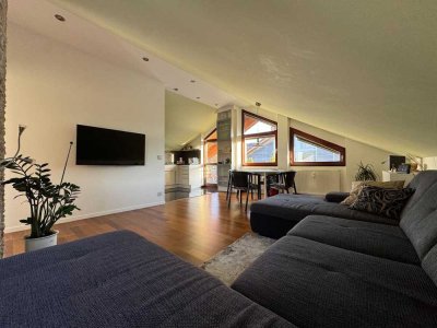 Charmante 3-Zi-DG-Wohnung: 72m² Wohnfl., 105m² Grundfl., Balkon, Keller, Parkplatz & große Terrasse.