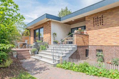 Moderner Wohntraum auf großzügigem Eckgrundstück – stilvoller Flachdachbungalow in Drochtersen
