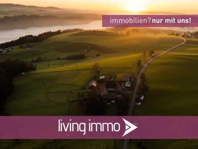 Vierseithof - Pferdehaltung, Wohnung, Büro, Stallungen, Scheunen, Tiergehege & Wald