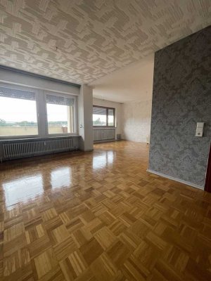 Familienfreundlich 4,5 Zimmerwohnung mit Balkon, Einbauküche und eigenem Tiefgaragenplatz