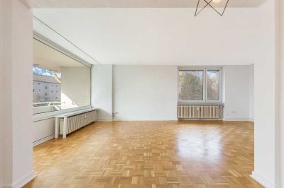 Lichtdurchflutete Wohnung mit großer Loggia und effiziente Raumaufteilung im Herzen von Golzheim