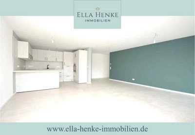 Erstbezug: Supermoderne, hochwertig ausgestattete Neubau-Wohnung mit großem Balkon + Einbauküche
