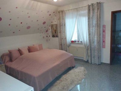 Gepflegte 4-Zimmer Maisonette-Wohnung mit Balkon(Südseite) in Schönaich